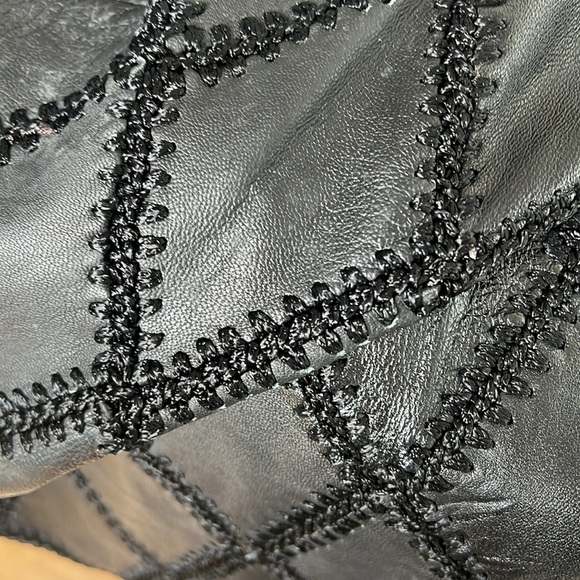 Size 8-10 Leather Crochet Patch Leather Skirt - Picture 5 of 5